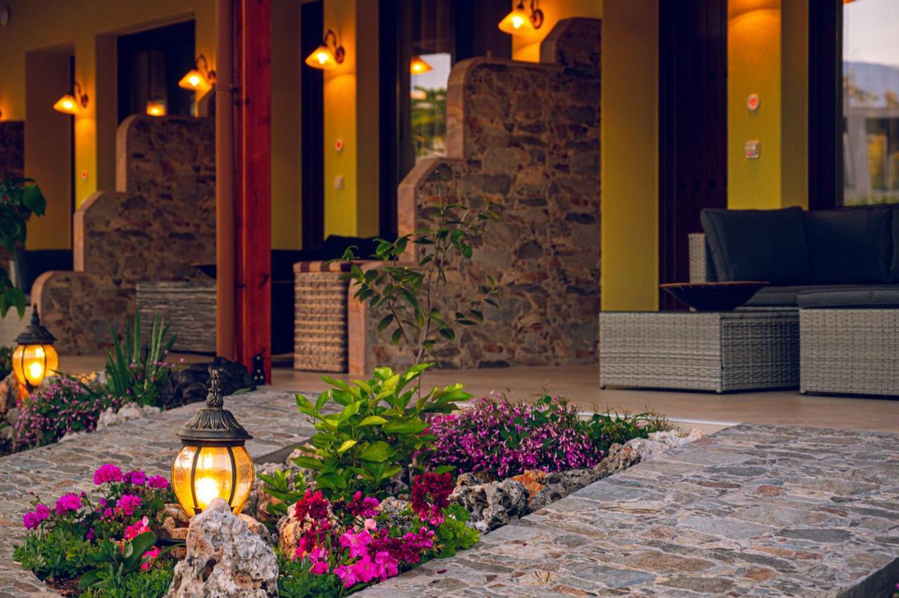 Simi Luxury Suites Plaka Litóchoro Exterior foto